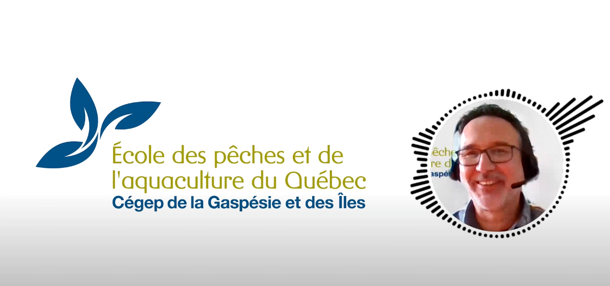 Logo de l'École des pêches et de l'aquaculture du Québec à gauche et une photographie de visage d'un homme avec un casque-micro à droite.